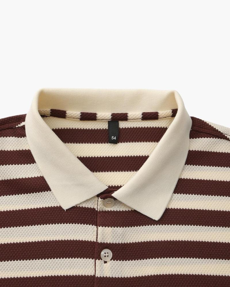 Koszulka polo z prążkowanej dzianiny z paskami w stylu retro i kontrastowym kołnierzykiem